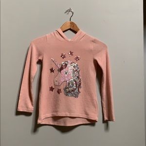 Long sleeve lightweight hooded pullover.